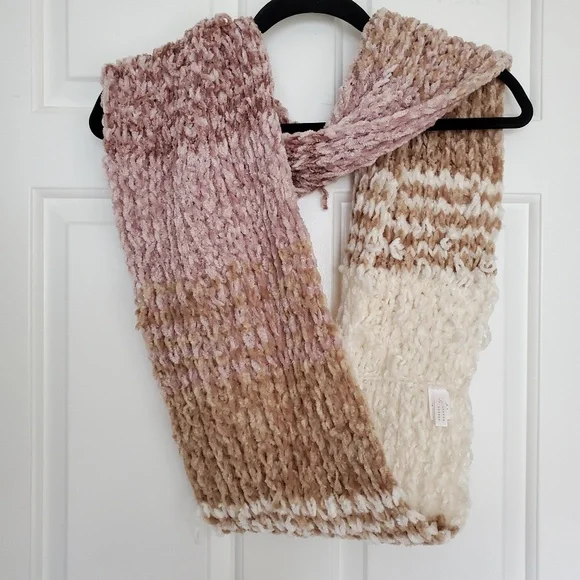 LC Lauren Conrad Accessories 3for25 Lauren Conrad Soft Creme